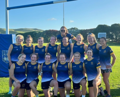 BC Bears Elite 7s Girls pose for a team photo in New Zealand